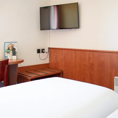 Brit Agen - L'aquitaine Hotel