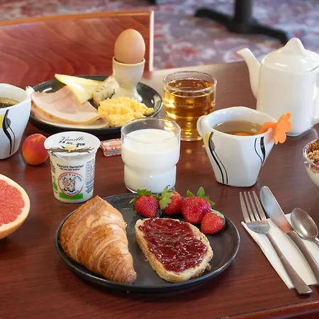Brit Agen - L'aquitaine 3*
